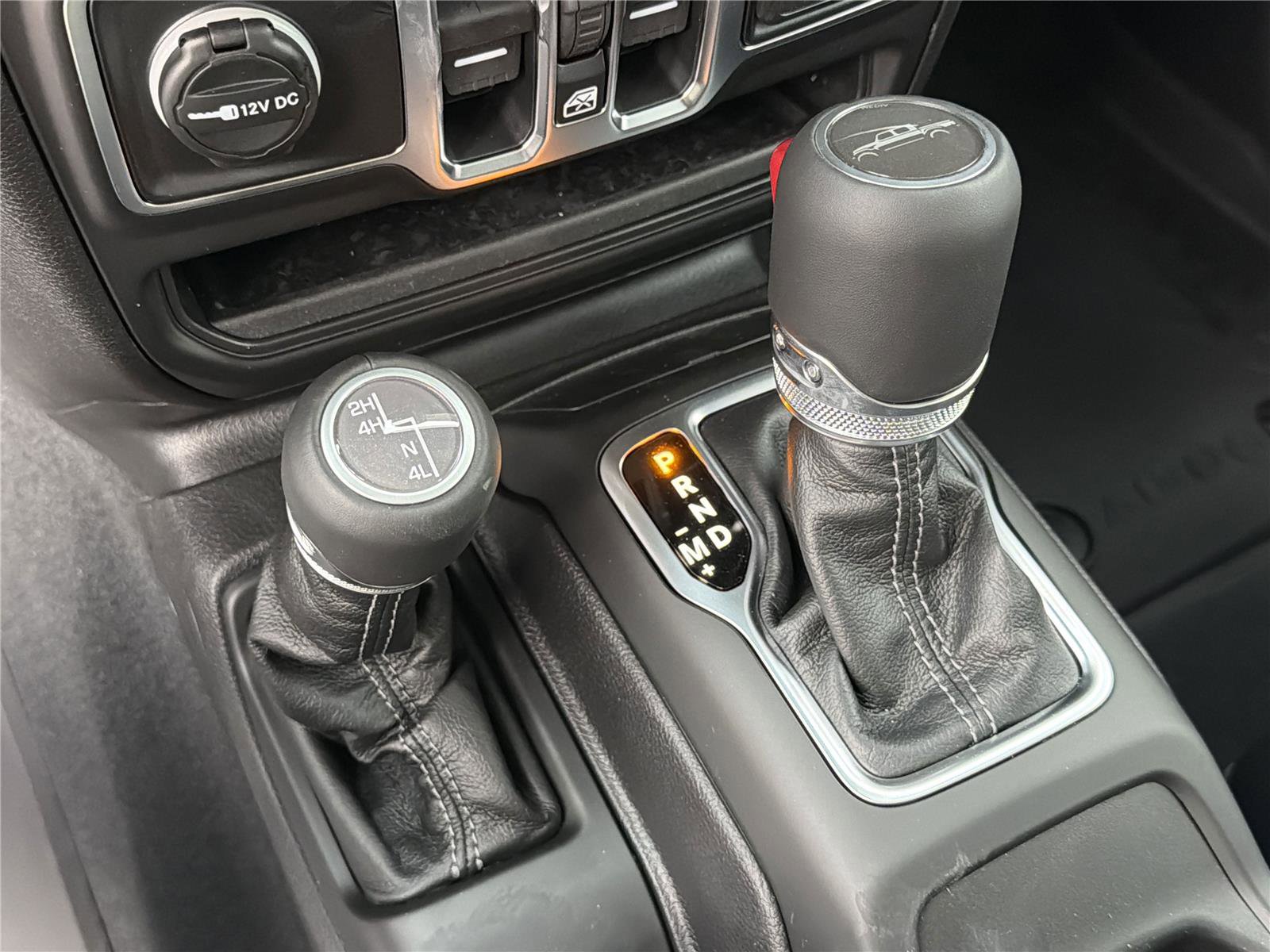 New 2026 Jeep Gladiator Sahara image 32