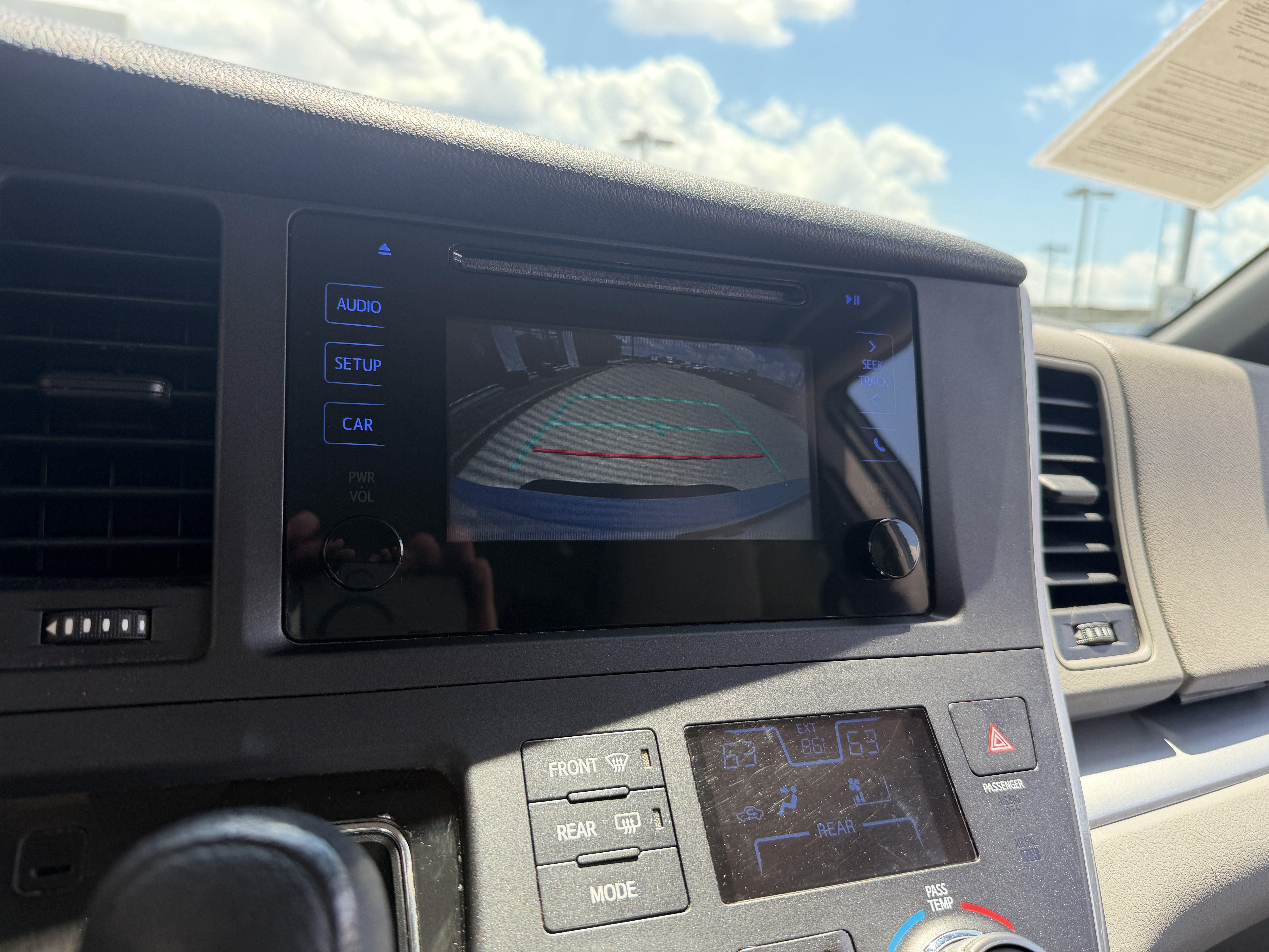Used 2017 Toyota Sienna L FWD image 38