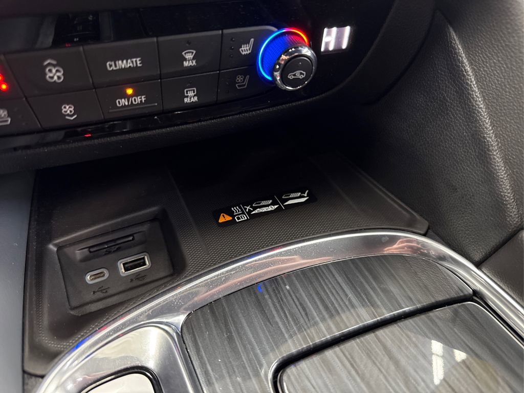 Used 2024 Buick Enclave Premium image 41