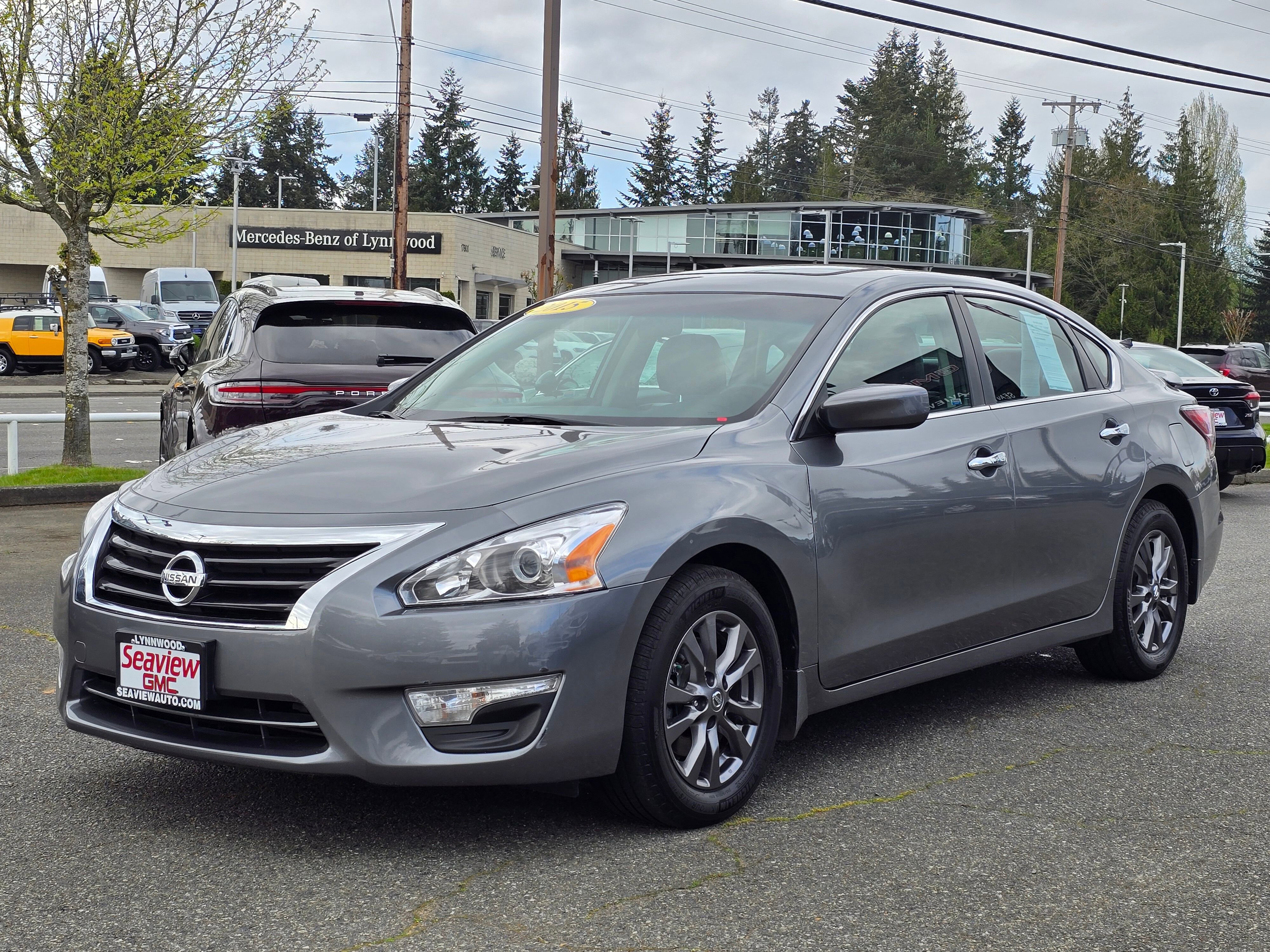 Used 2015 Nissan Altima 2.5 S w/ Special Edition Package FWD image 3
