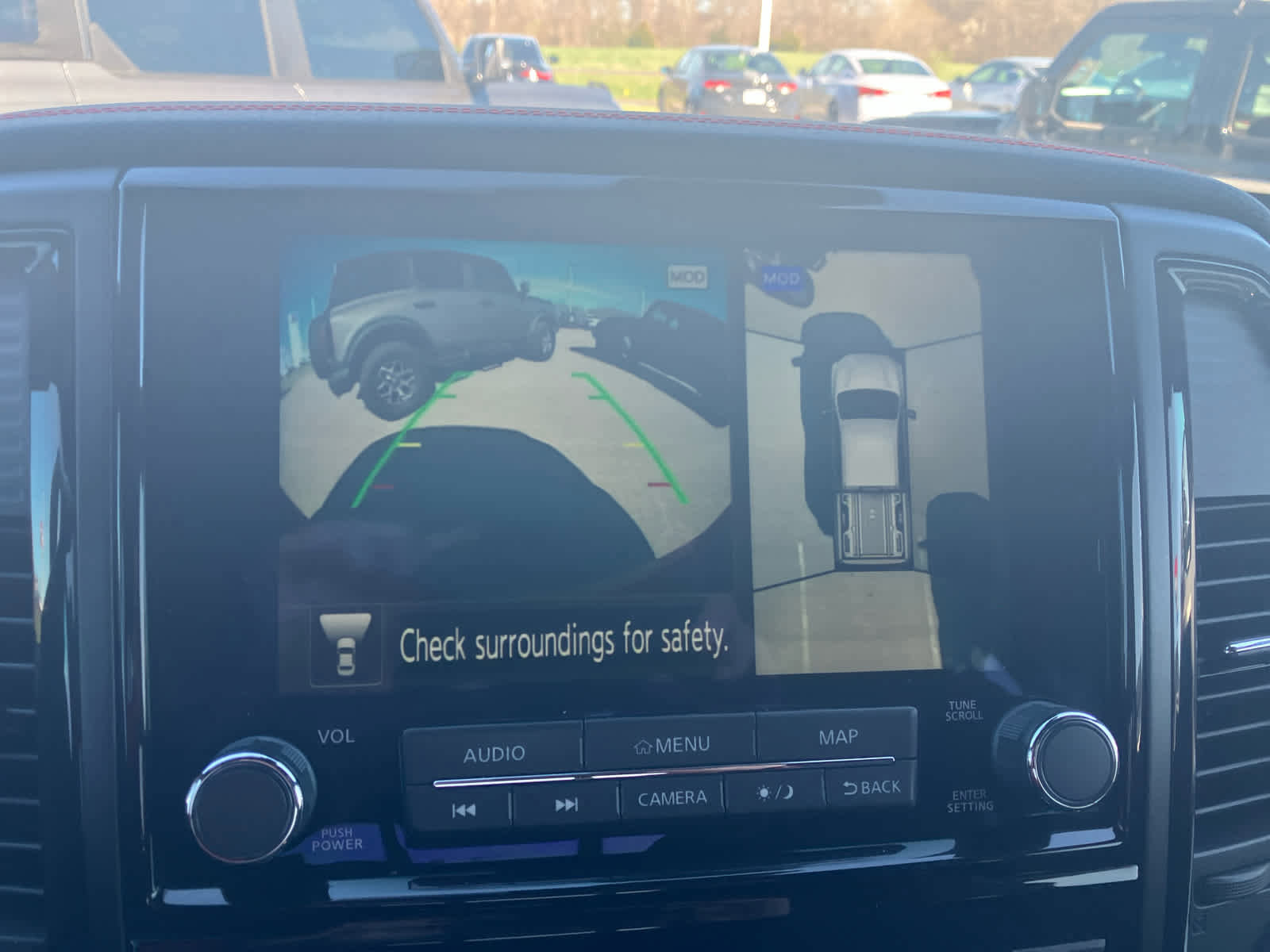 Used 2024 Nissan Titan PRO-4X w/ Pro-4x Convenience Package image 27