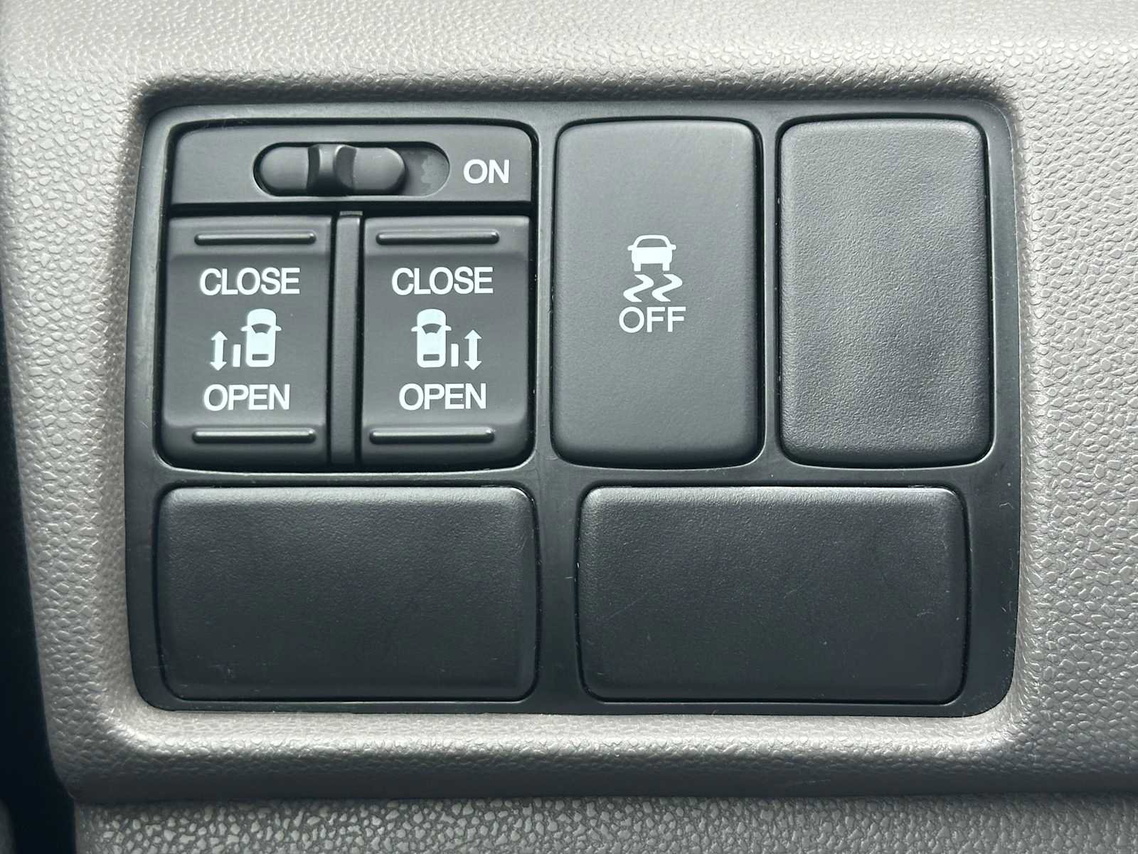 Used 2016 Honda Odyssey SE image 30