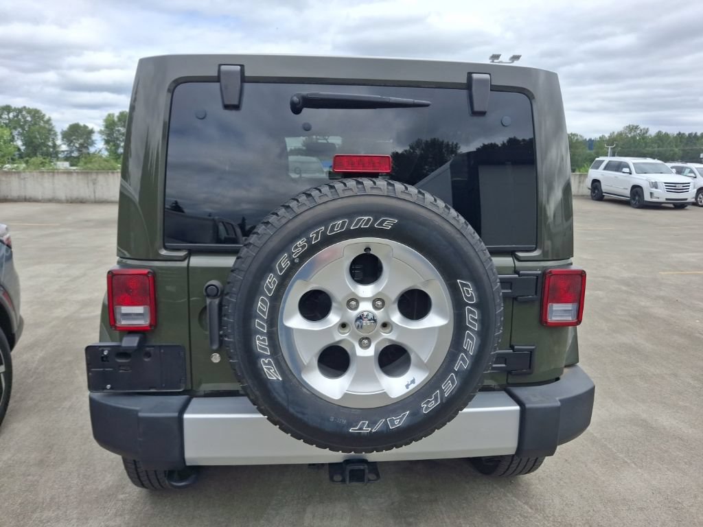 Used 2015 Jeep Wrangler Unlimited Sahara w/ Connectivity Group AWD/4WD image 7