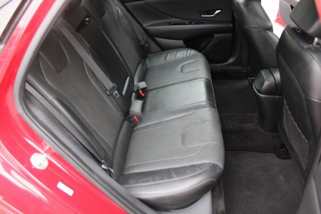 Used 2022 Hyundai Elantra Limited image 22