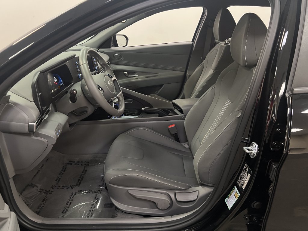Used 2025 Hyundai Elantra Sport FWD image 10
