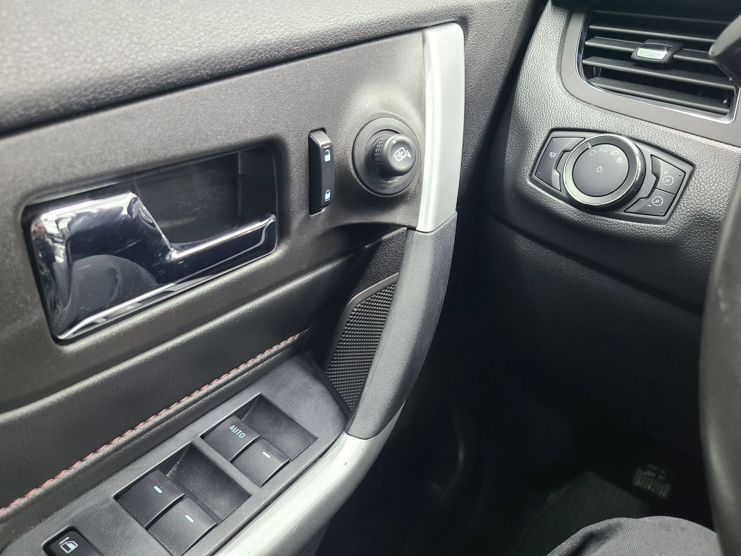 Used 2011 Ford Edge SEL w/ 202A Rapid Spec Order Code FWD image 29