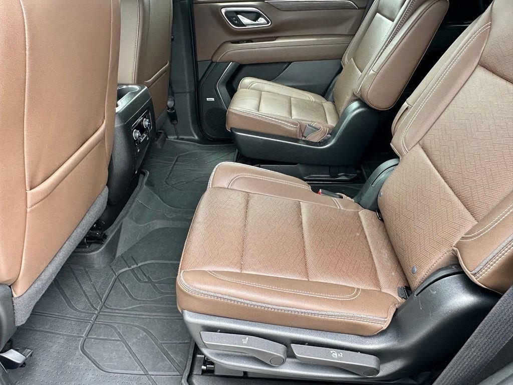 Used 2023 Chevrolet Tahoe High Country AWD/4WD image 7