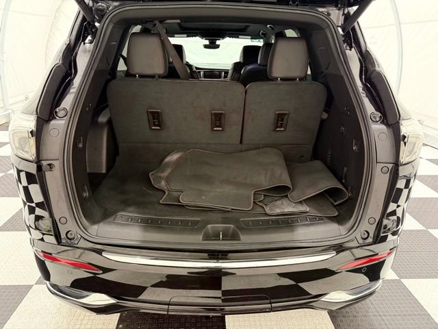 Used 2023 Buick Enclave Avenir w/ Avenir Technology Package AWD/4WD image 4