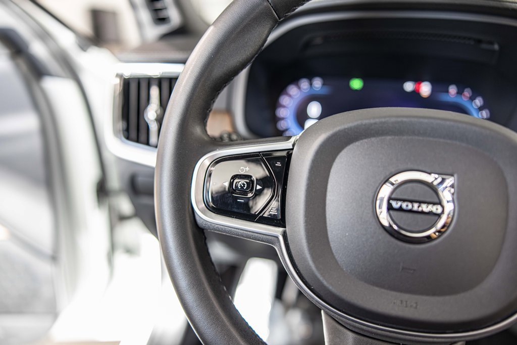 Used 2023 Volvo V90 B6 Cross Country Ultimate w/ Climate Package image 25