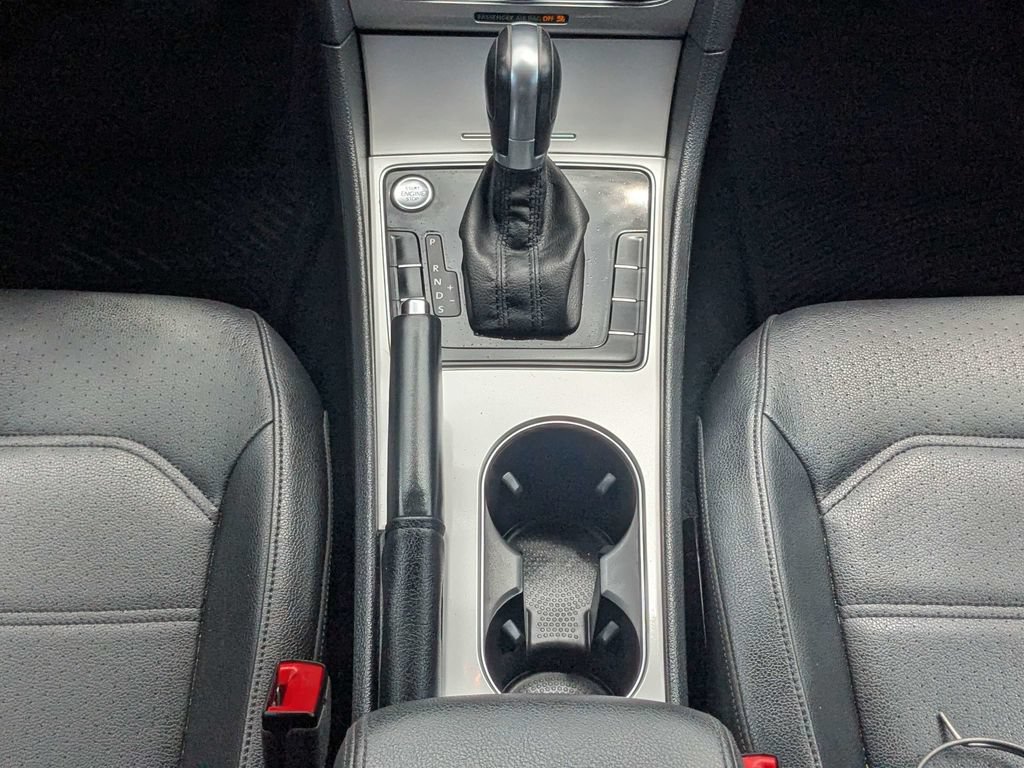 Used 2019 Volkswagen Passat 2.0T Wolfsburg FWD image 18