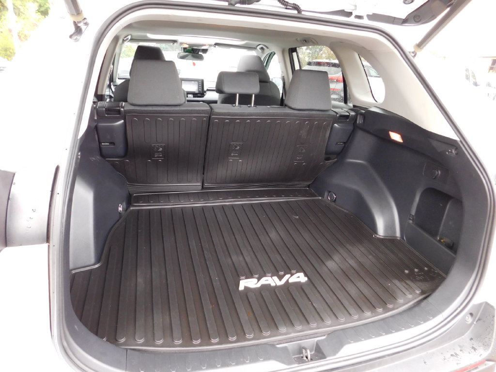 Used 2020 Toyota RAV4 XLE w/ Convenience Package AWD/4WD image 8