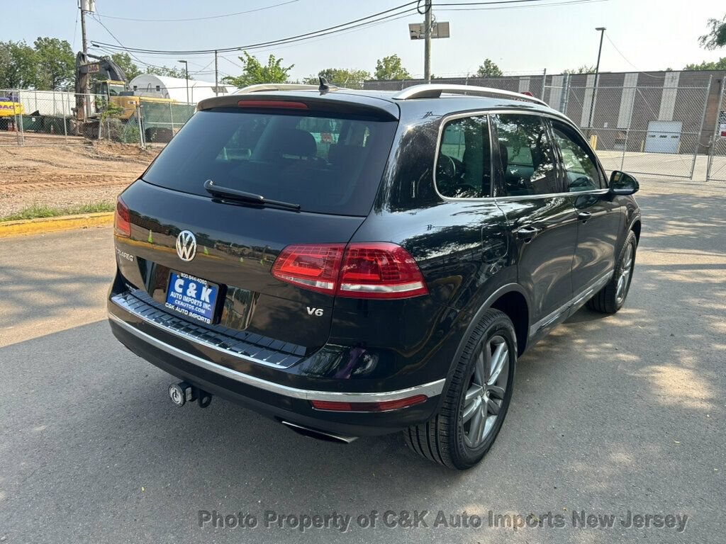 Used 2015 Volkswagen Touareg VR6 AWD/4WD image 11