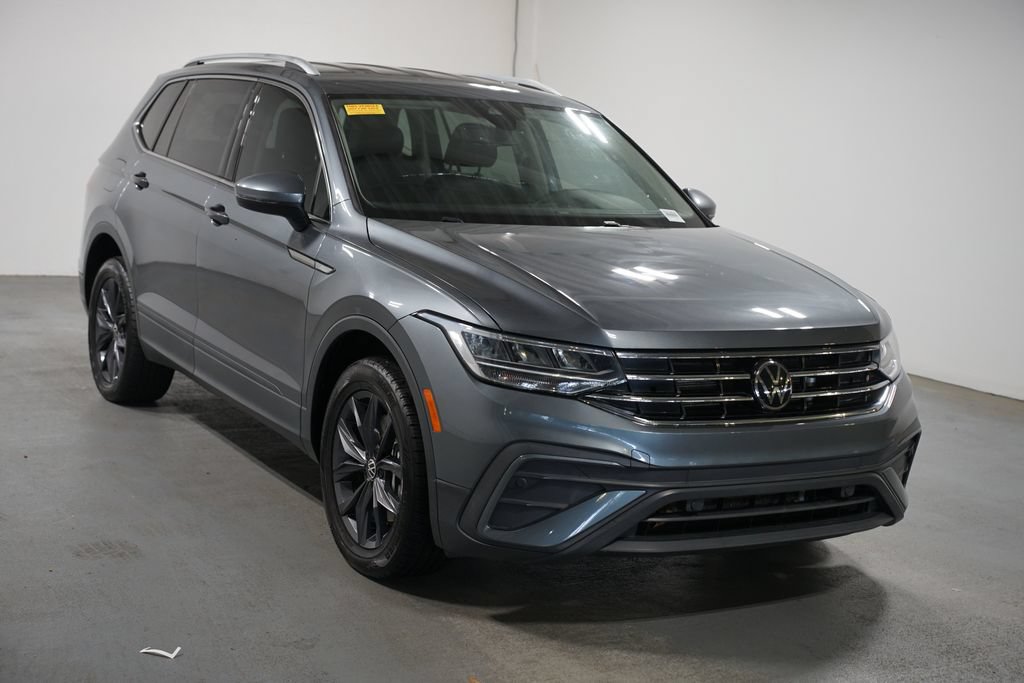 Used 2022 Volkswagen Tiguan SE FWD image 3