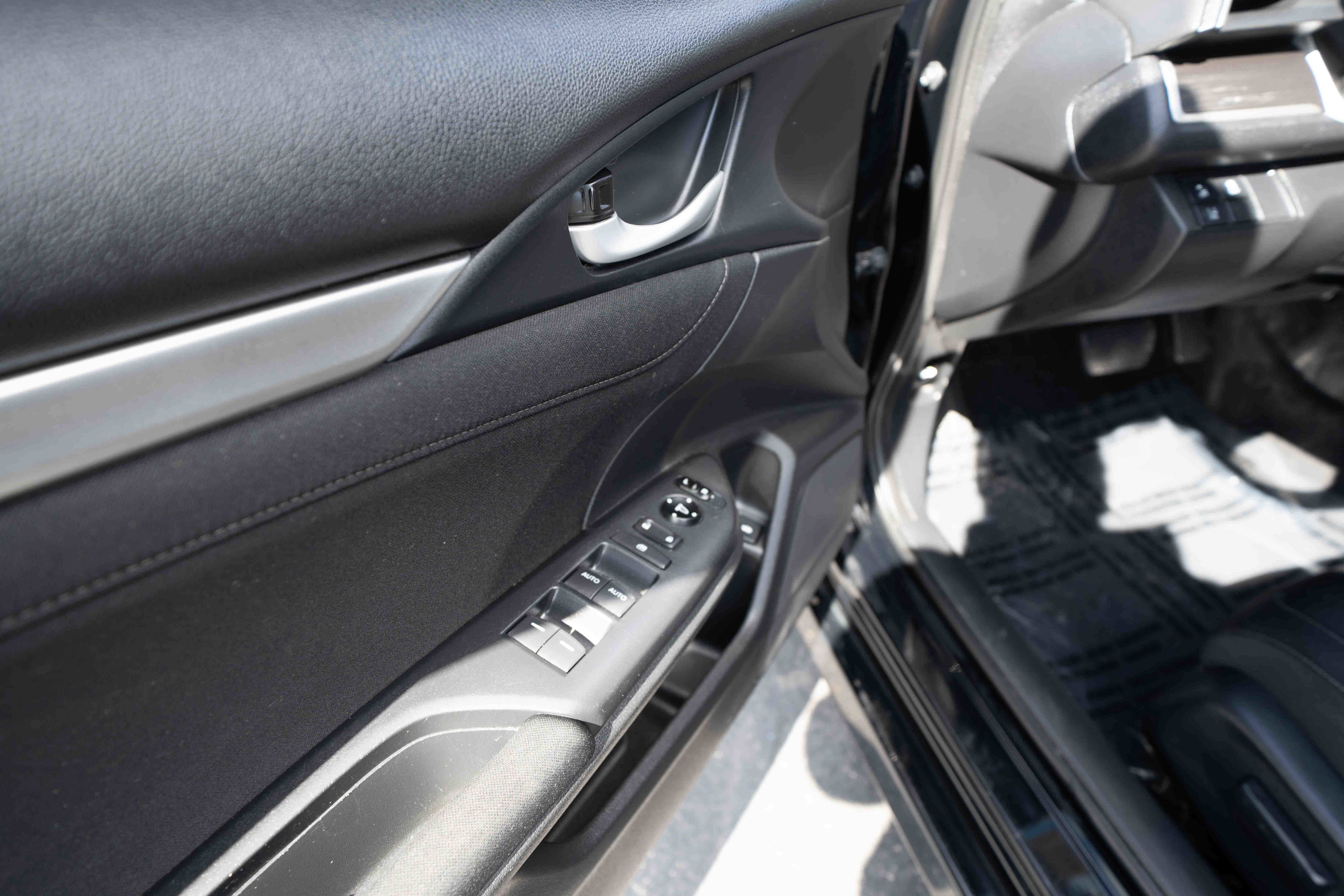 Used 2019 Honda Civic EX image 7