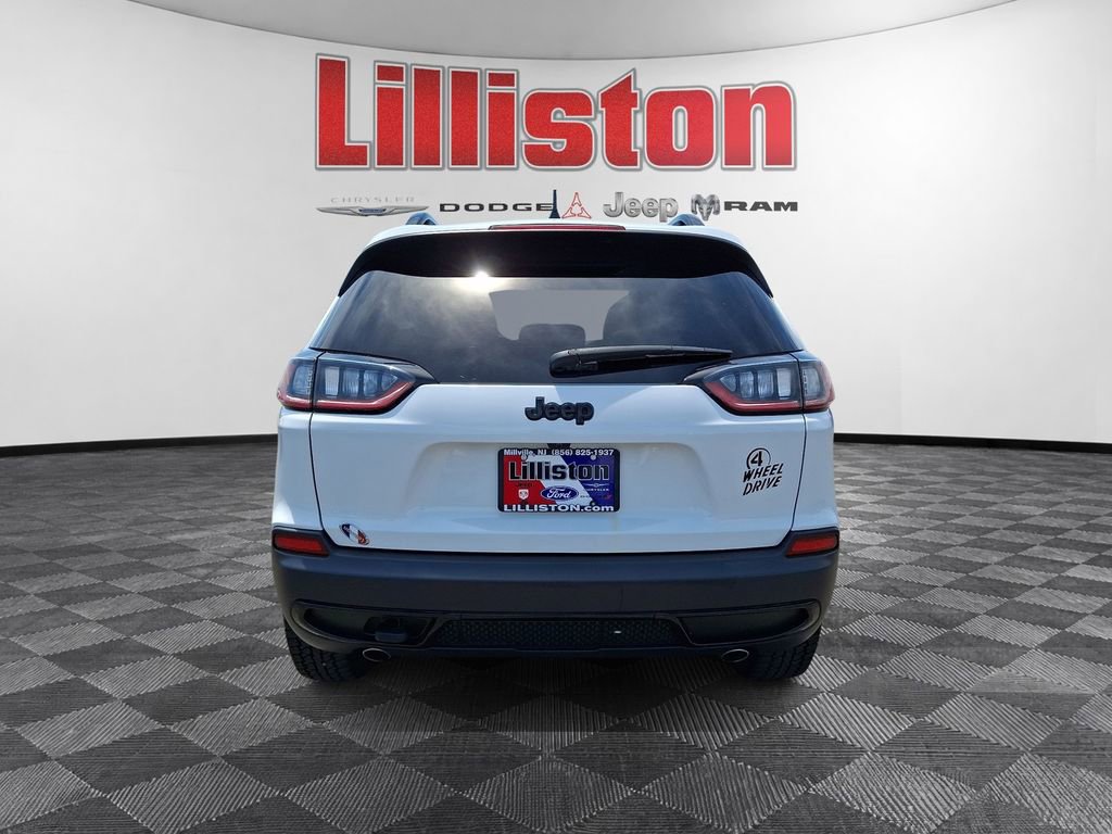 Used 2022 Jeep Cherokee Latitude w/ Sun & Sound Group AWD/4WD image 5