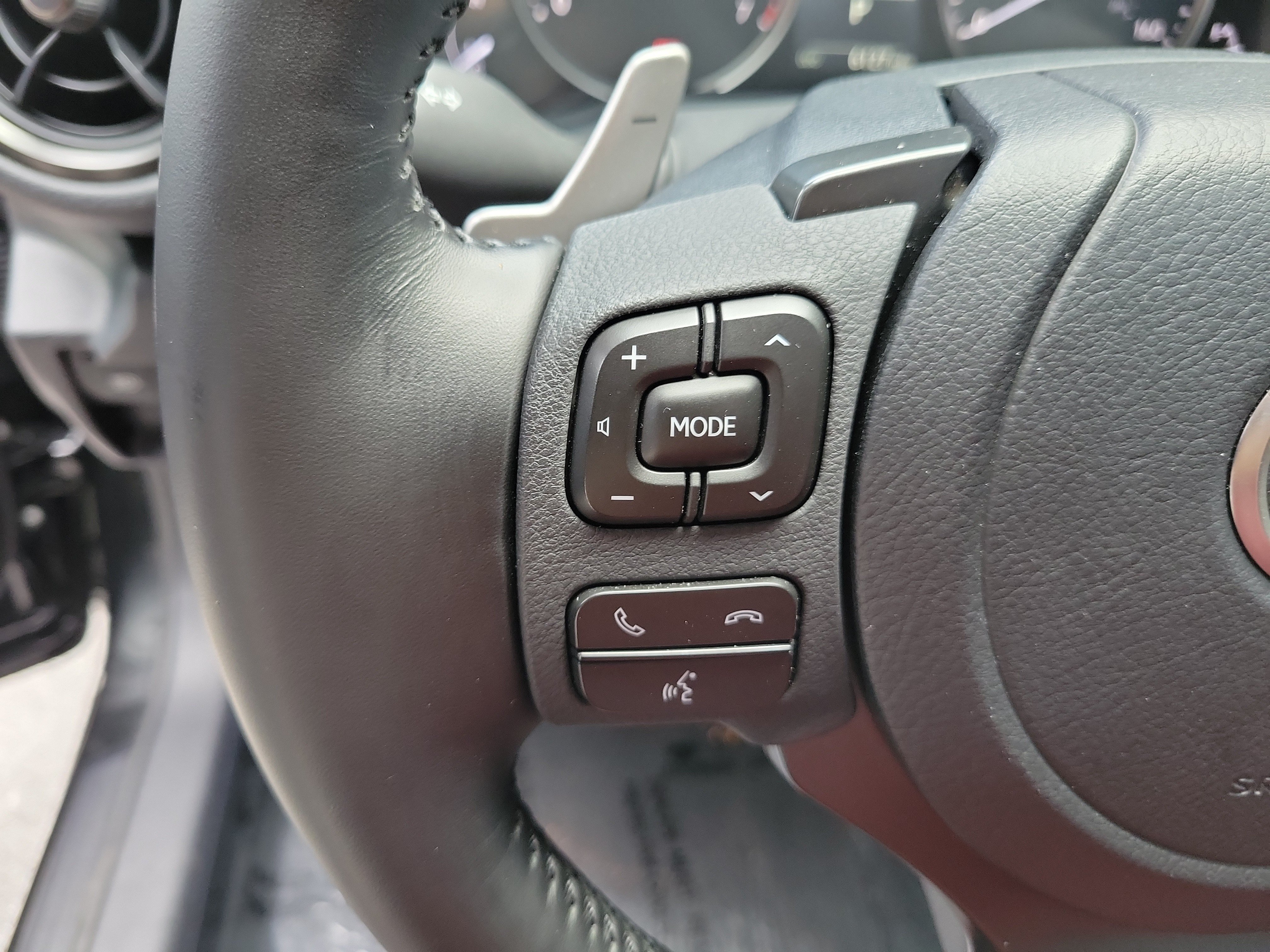 Used 2025 Lexus IS 350 F Sport RWD image 25