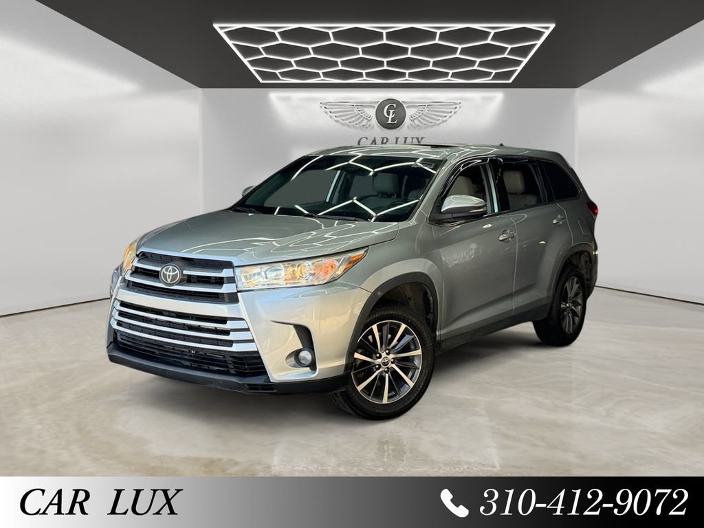 Used 2019 Toyota Highlander XLE FWD image 1