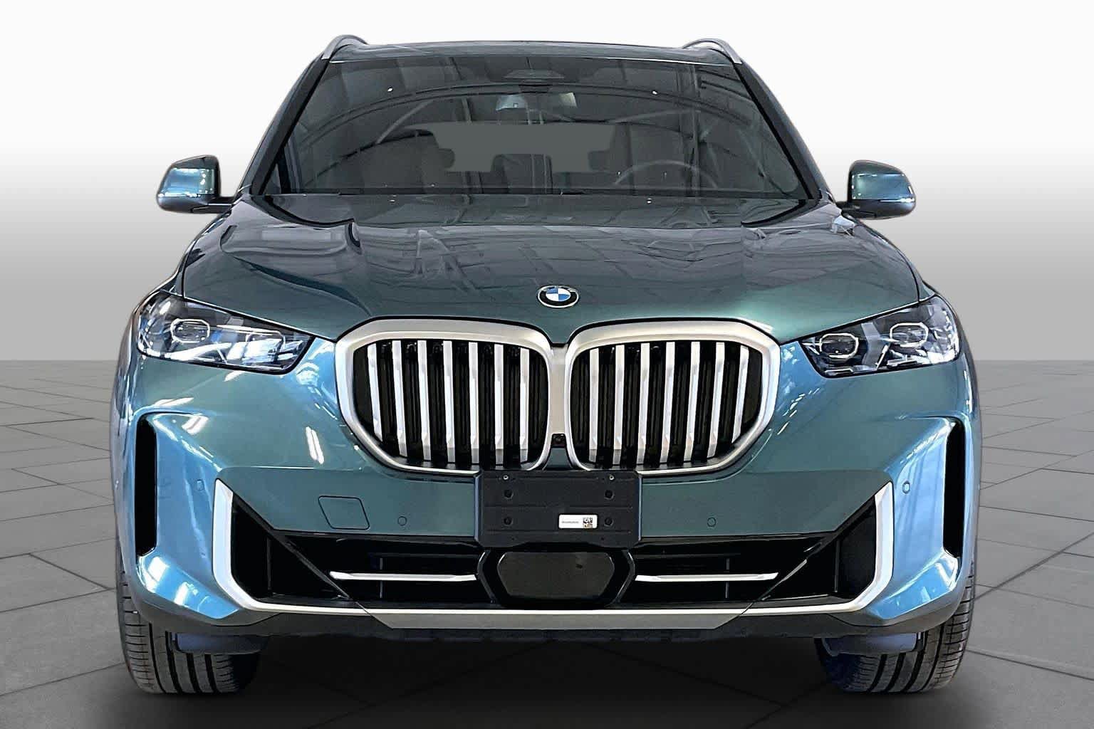 Used 2025 BMW X5 xDrive40i AWD/4WD image 3