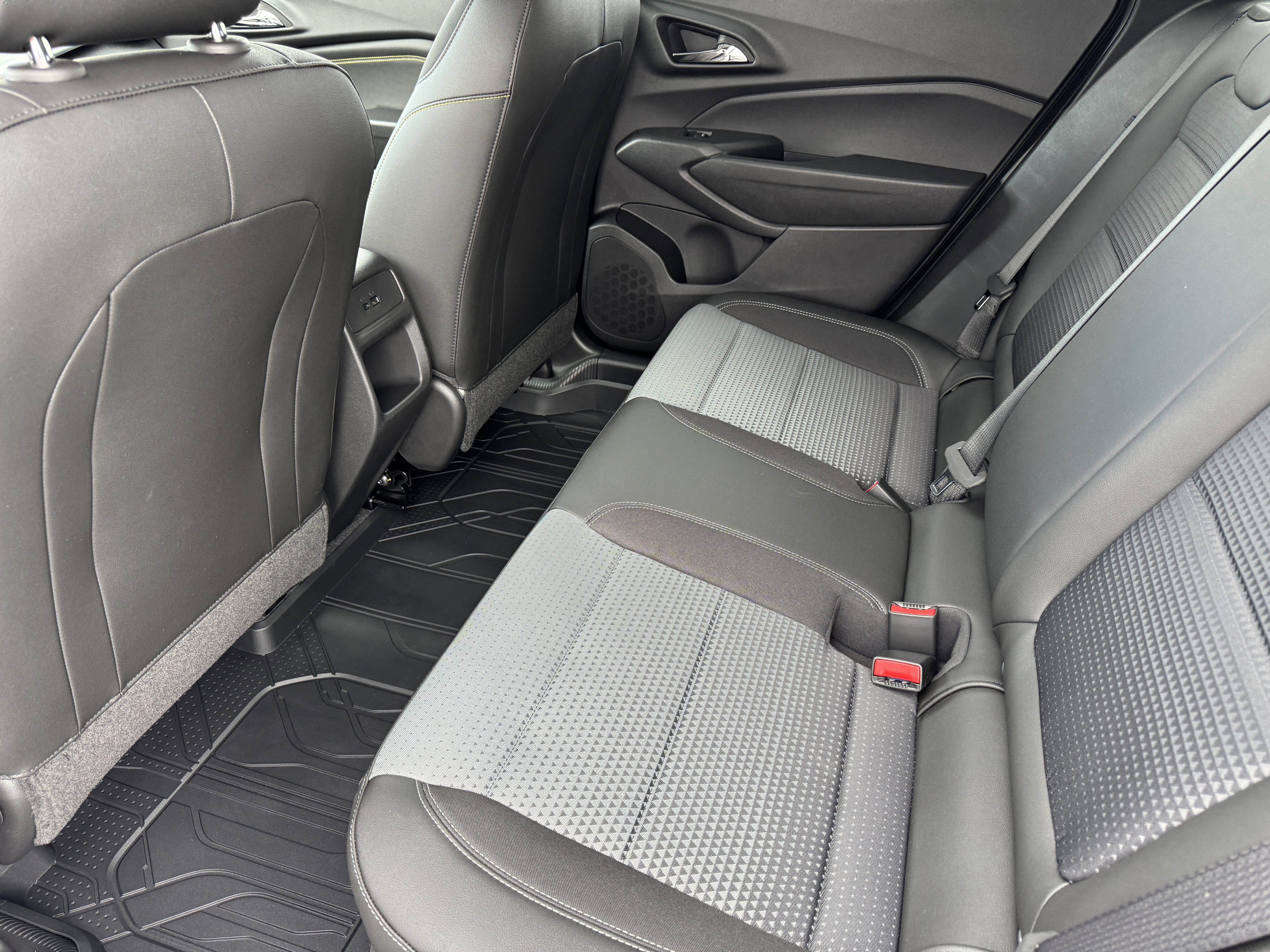 New 2025 Chevrolet Trax LT w/ LT Convenience Package image 14