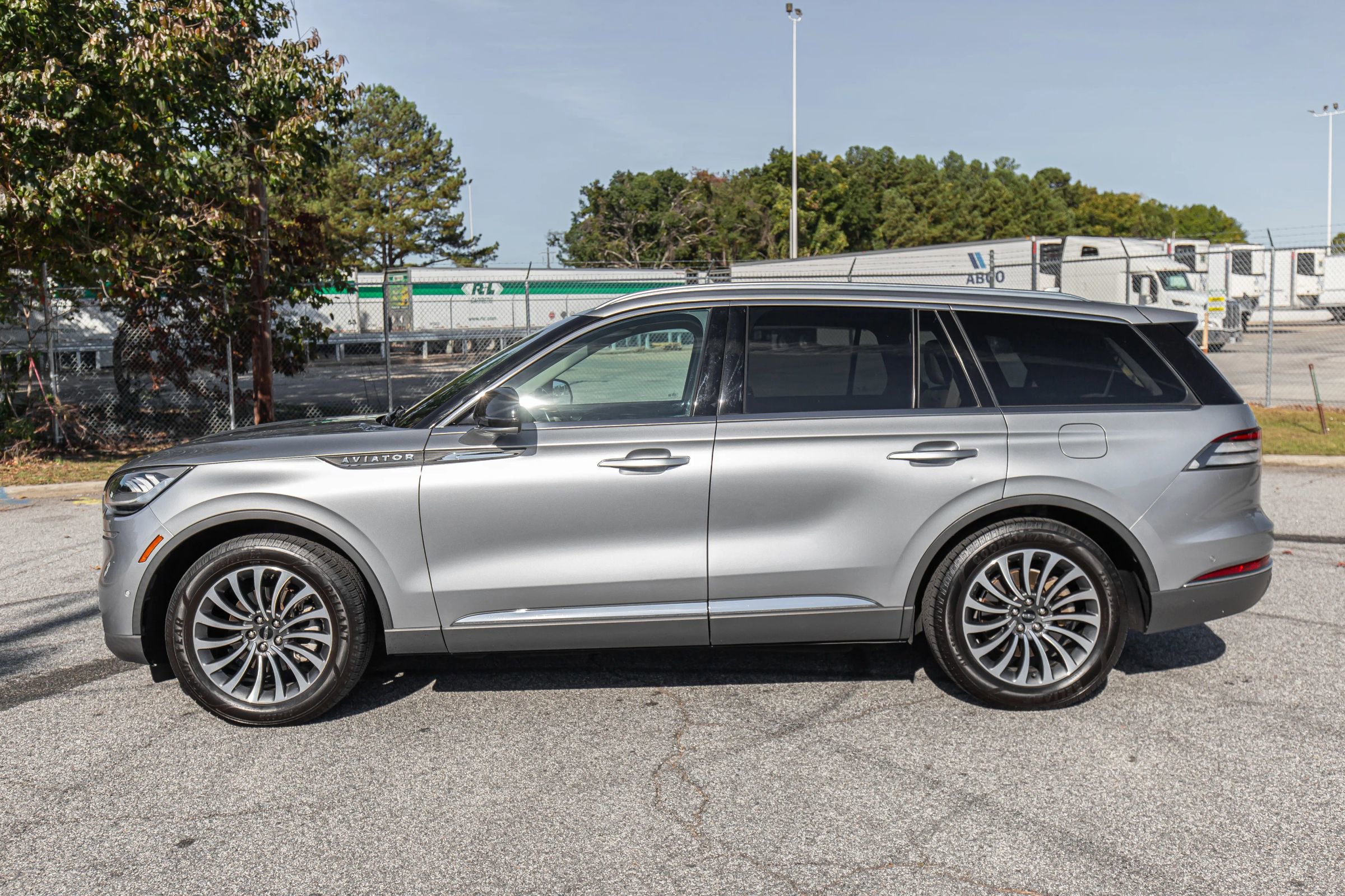 Used 2020 Lincoln Aviator Reserve w/ Equipment Group 201A image 6