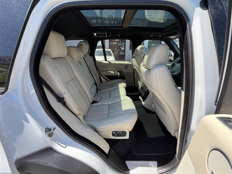 Used 2015 Land Rover Range Rover HSE AWD/4WD image 28