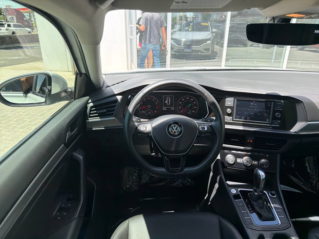 Used 2019 Volkswagen Jetta SE w/ Cold Weather Package FWD image 16