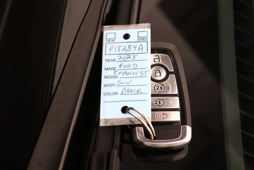 Used 2025 Ford Explorer ST AWD/4WD image 38