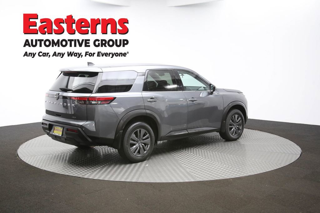 Used 2024 Nissan Pathfinder S image 37
