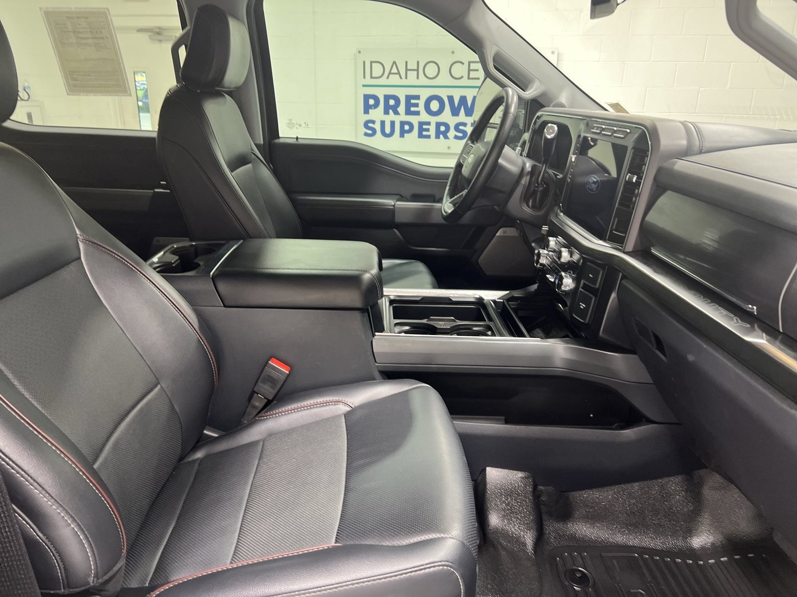 Used 2024 Ford F350 Lariat AWD/4WD image 24