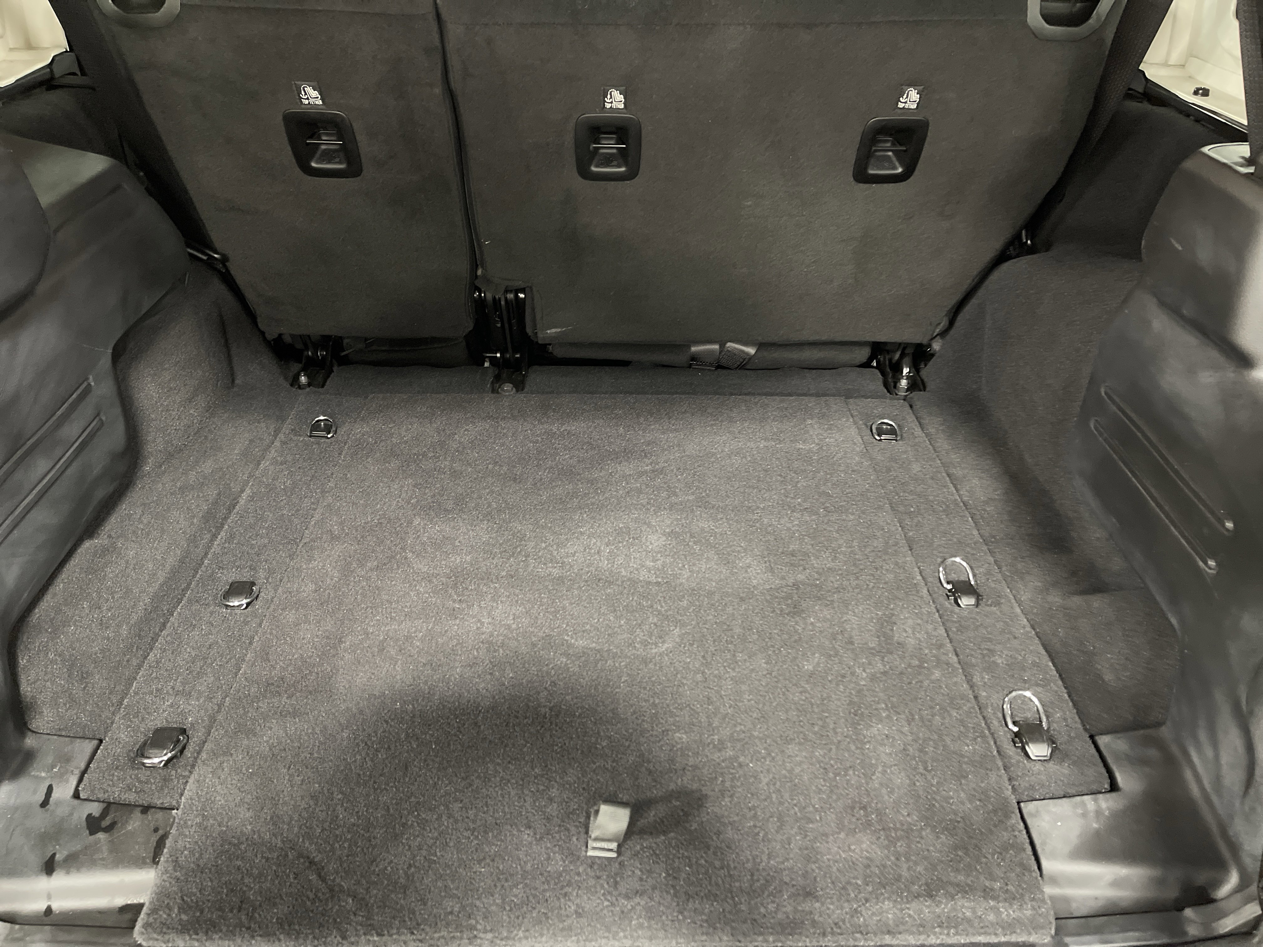 Used 2025 Jeep Wrangler Sahara image 11