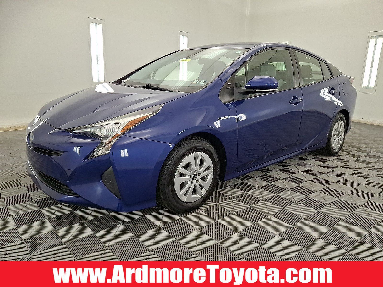 Used 2017 Toyota Prius Two w/ Carpet Mat Package FWD video 1