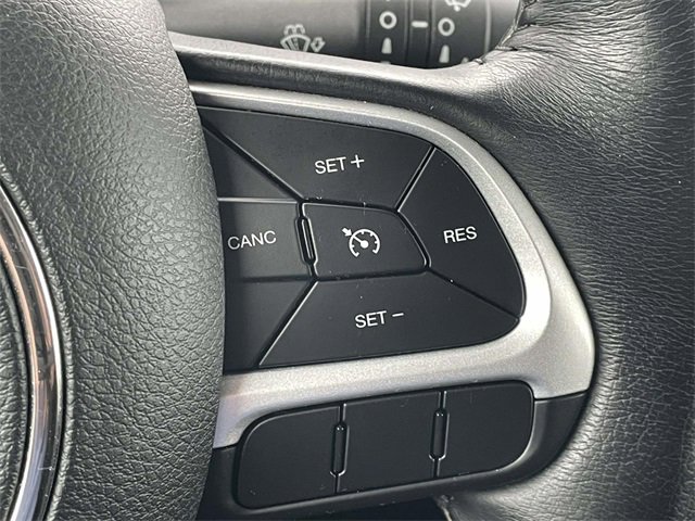 Used 2020 Jeep Renegade Latitude w/ Cold Weather Group image 21