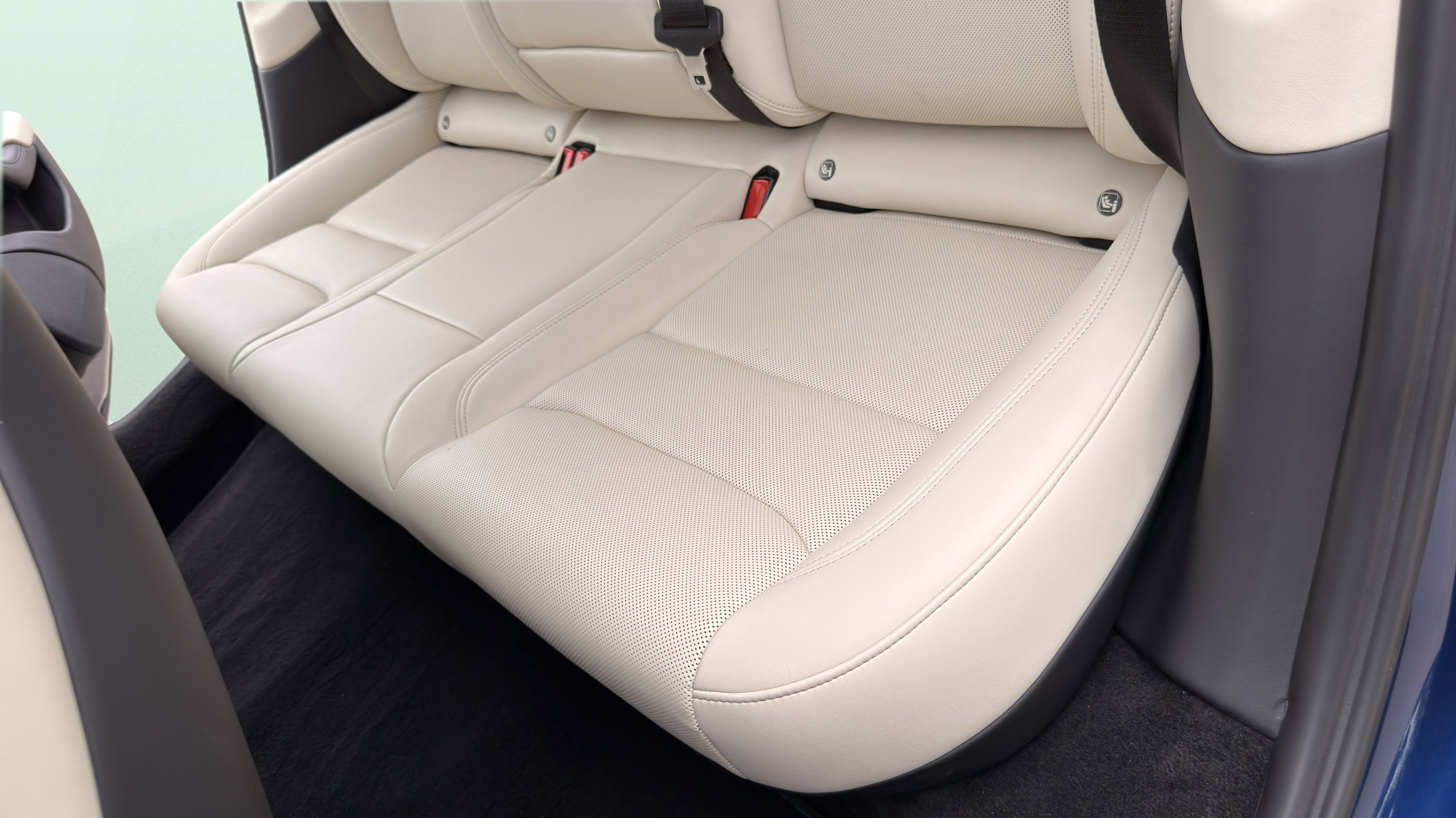 Used 2025 Tesla Model S image 27