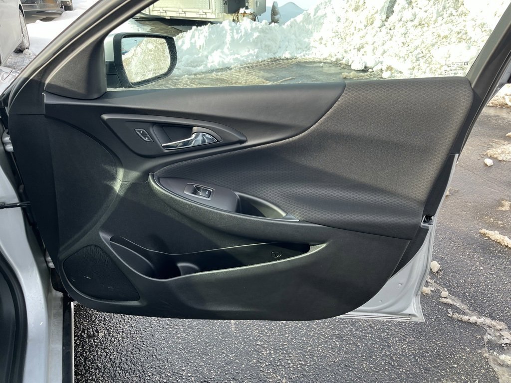 Used 2018 Chevrolet Malibu LT image 20