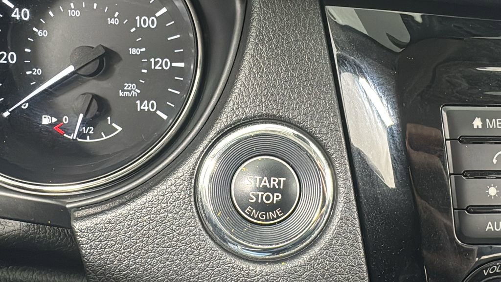 Used 2021 Nissan Rogue Sport SV w/ Technology Package image 15