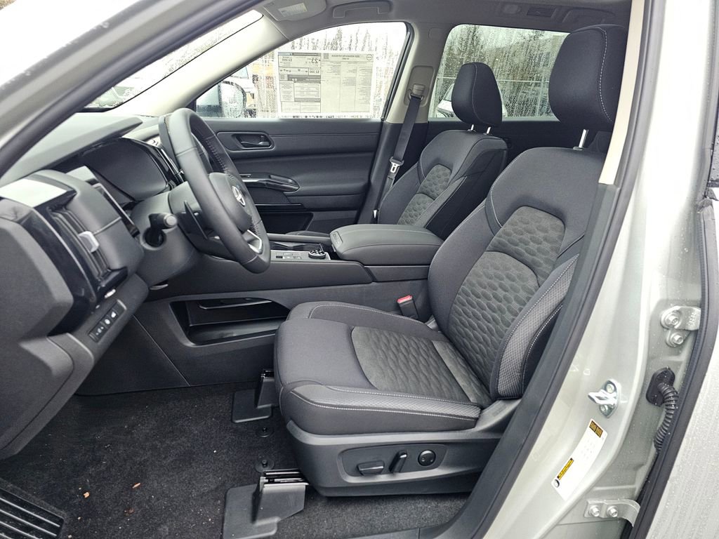 New 2025 Nissan Pathfinder SV w/ SV Premium Package image 20