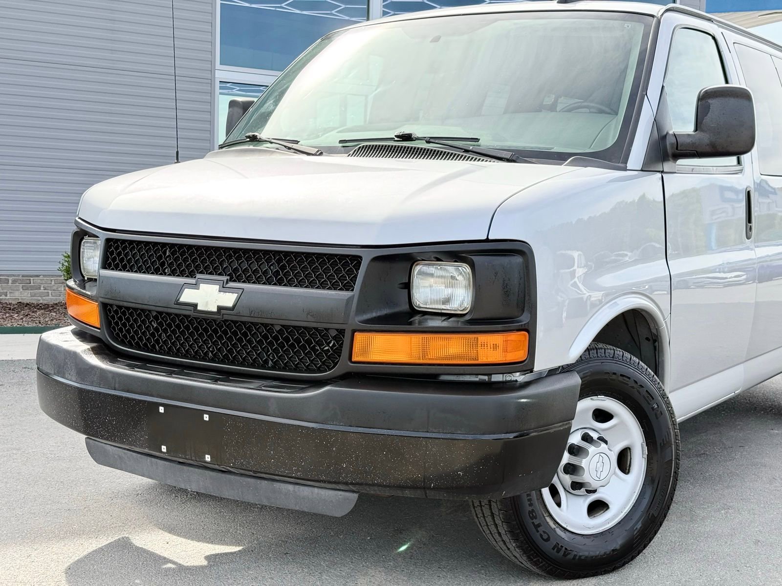 Used 2016 Chevrolet Express 2500 LS RWD image 4
