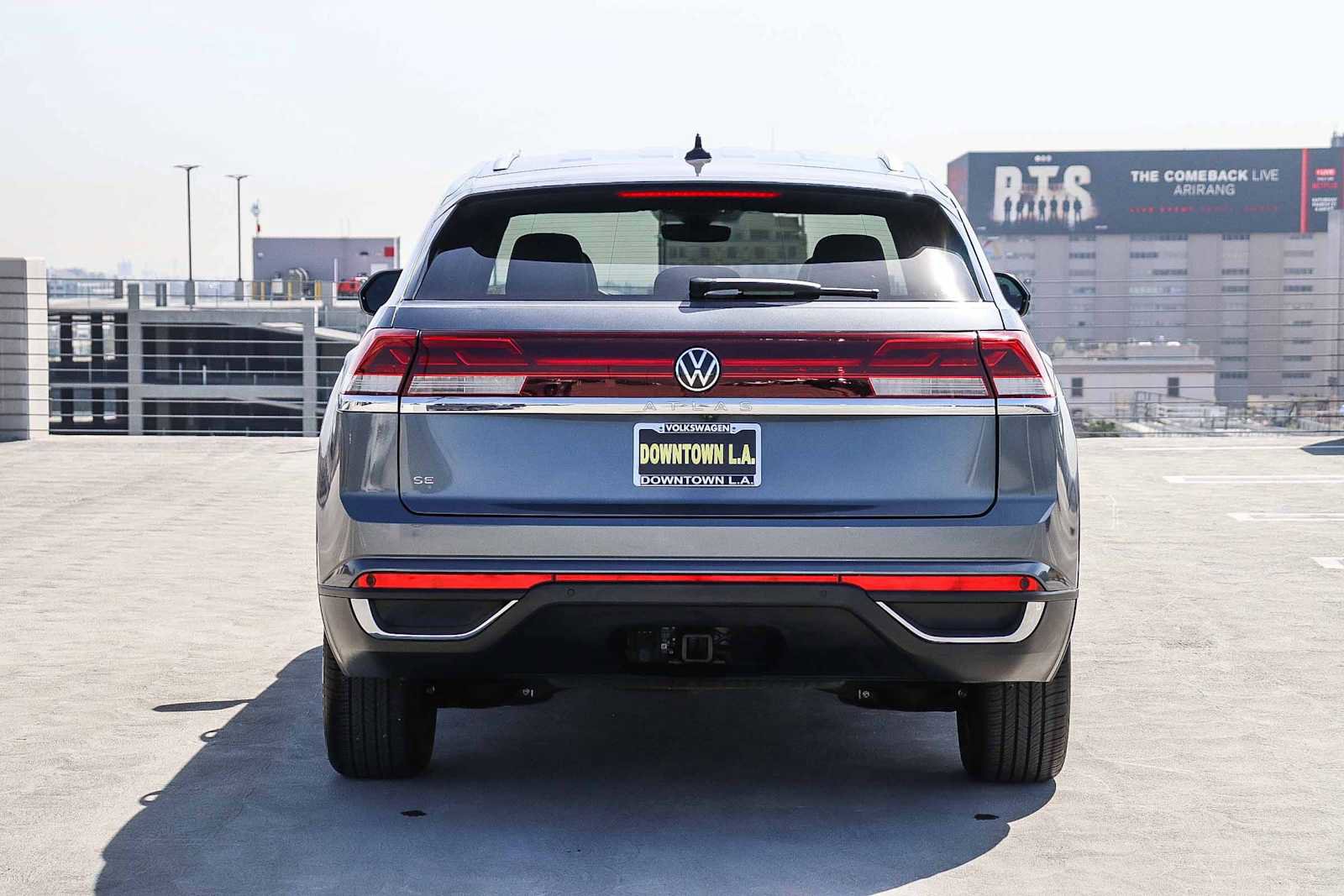 Used 2025 Volkswagen Atlas Cross Sport SE image 5