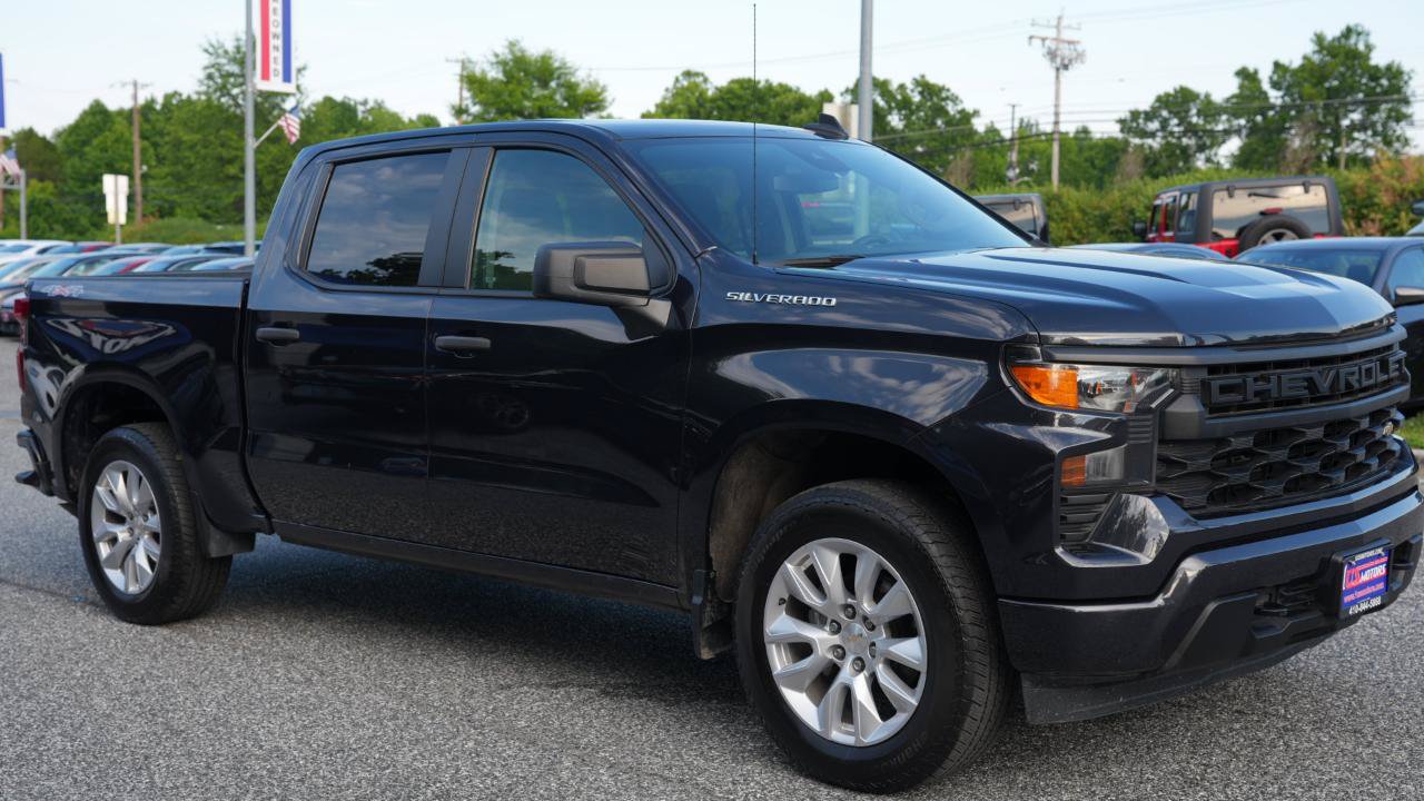 Used 2022 Chevrolet Silverado 1500 Custom AWD/4WD image 3