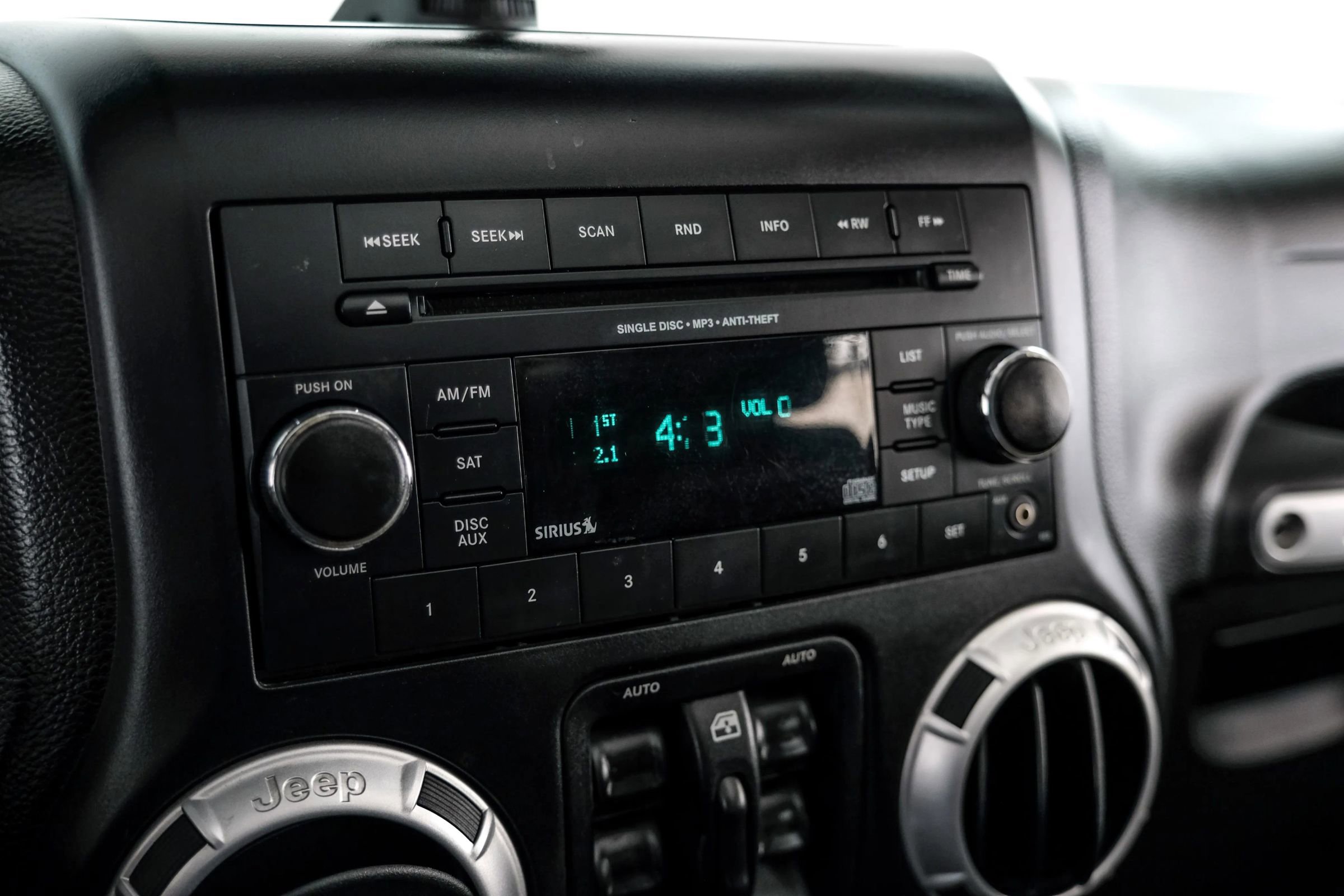 Used 2014 Jeep Wrangler Unlimited Rubicon w/ Max Tow Package image 21