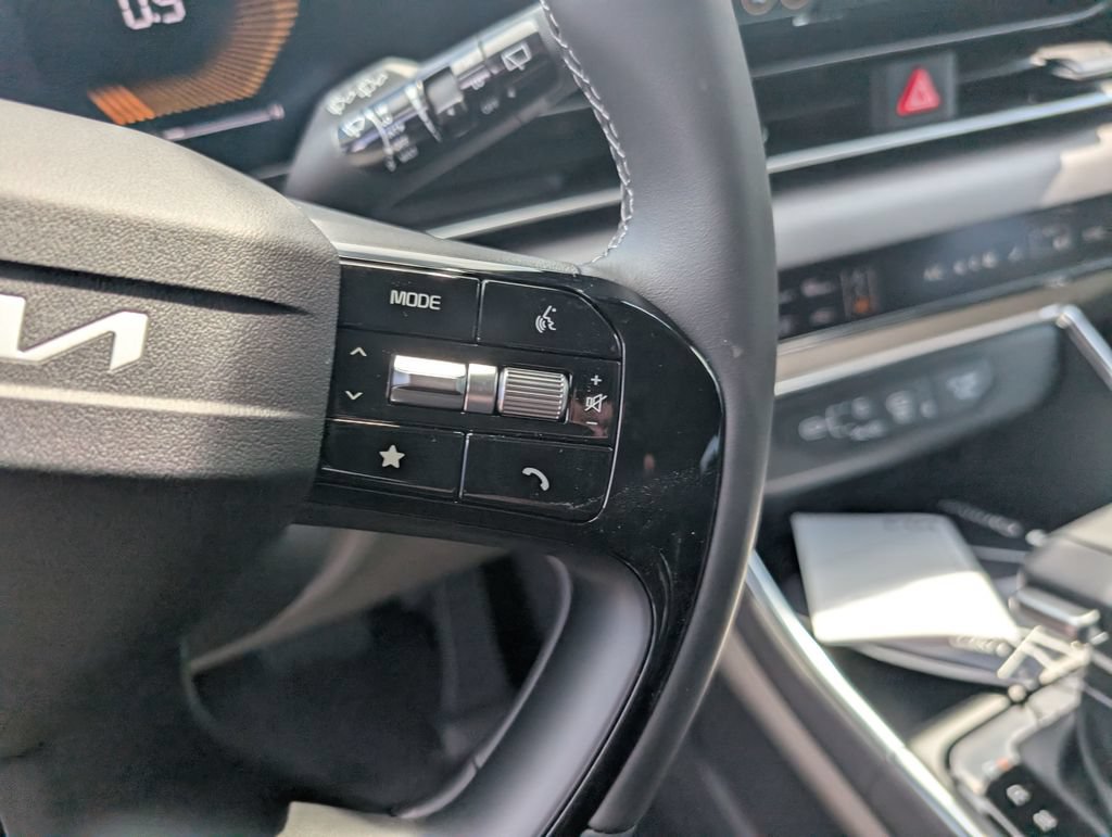 New 2027 Kia Carnival EX FWD image 15