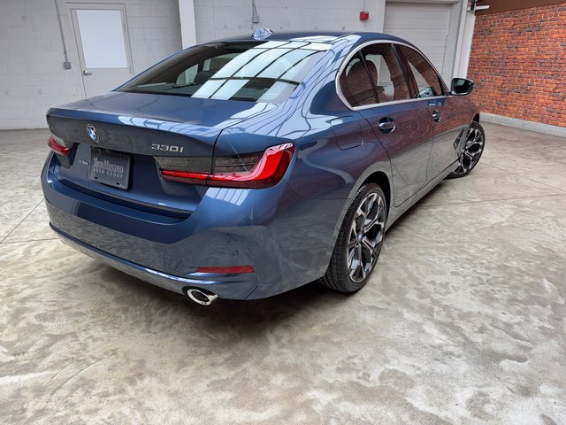 Used 2026 BMW 330i xDrive Sedan w/ Premium Package AWD/4WD image 5
