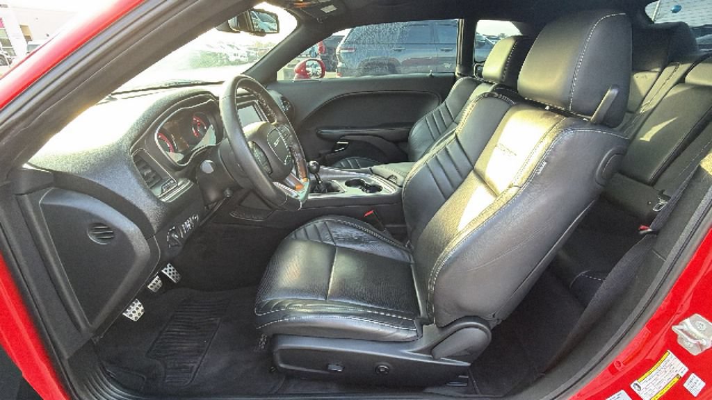 Used 2016 Dodge Challenger SRT Hellcat RWD image 12