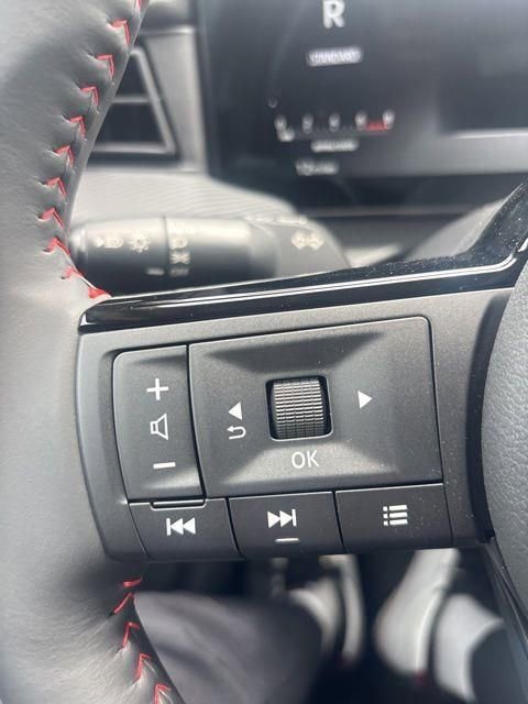 New 2025 Nissan Kicks SR image 26