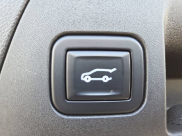 Used 2021 Buick Envision Essence w/ Sport Touring Package FWD image 19