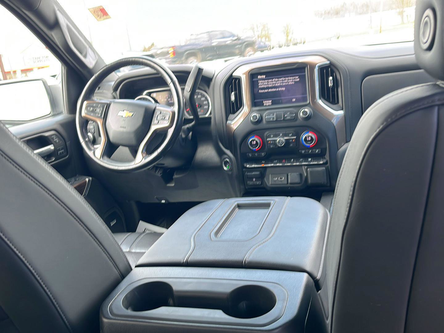 Used 2022 Chevrolet Silverado 1500 High Country image 11