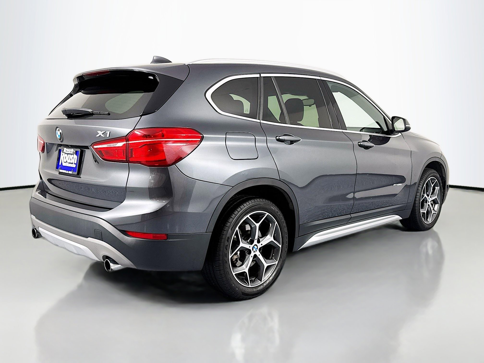 Used 2017 BMW X1 xDrive28i AWD/4WD image 5