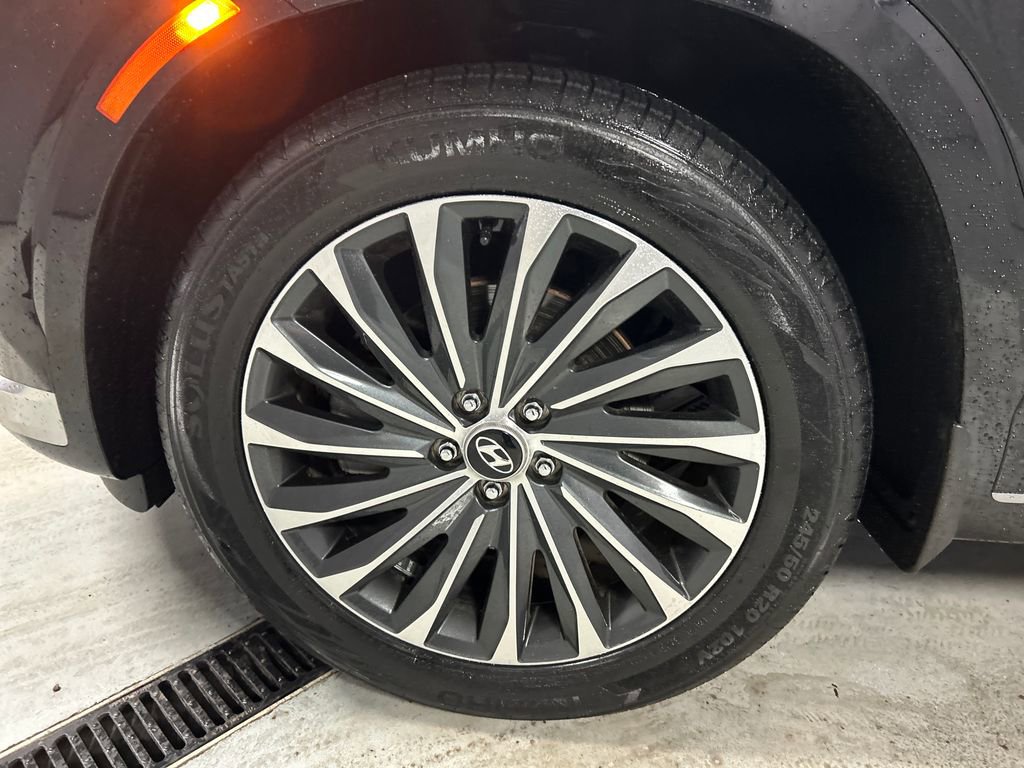Used 2023 Hyundai Palisade Calligraphy image 9