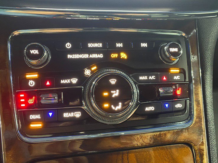 Used 2018 Lincoln Continental Premiere FWD image 20