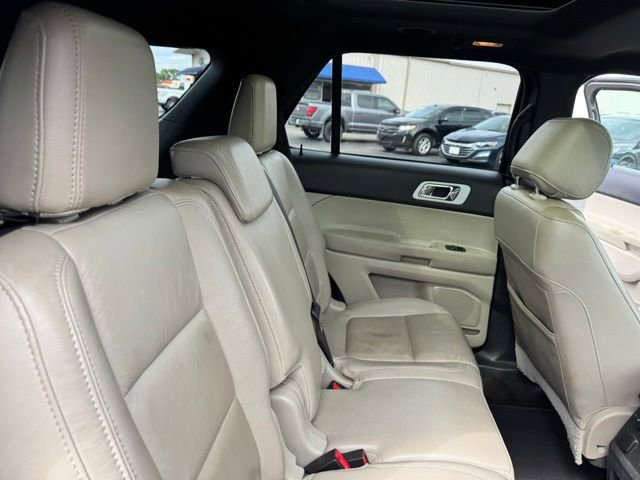 Used 2014 Ford Explorer XLT w/ Equipment Group 202A AWD/4WD image 41